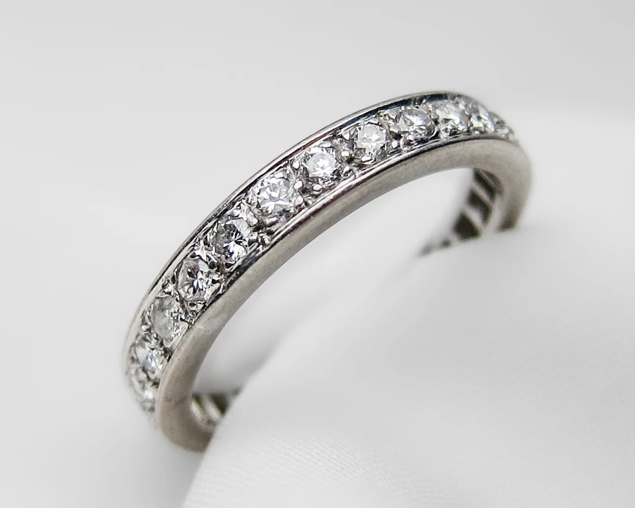 1960s Diamond Eternity Band - Image 3
