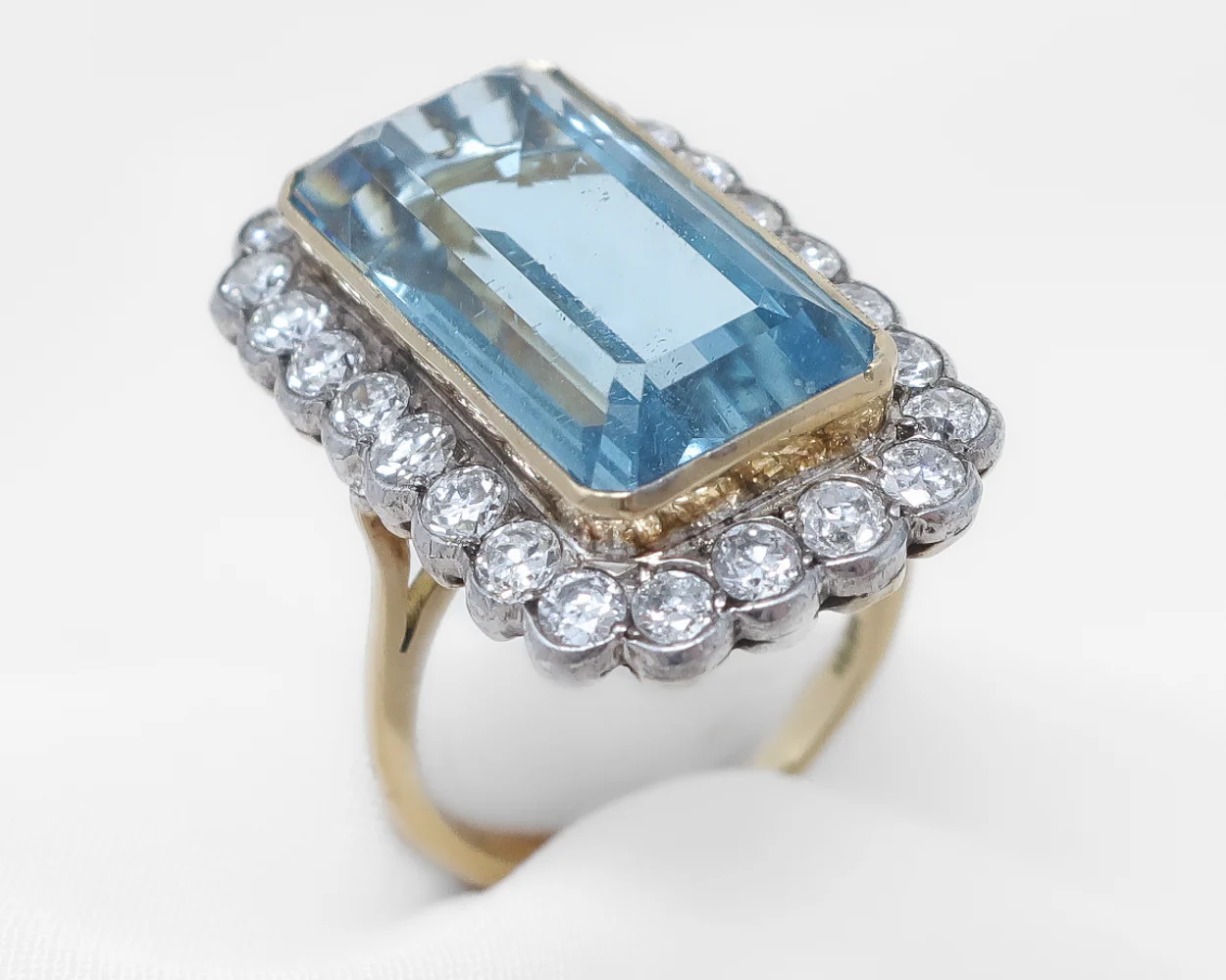 Art Deco Aquamarine & Diamond Halo Ring - Image 3