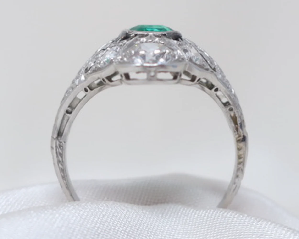 Edwardian Emerald & Diamond Ring - Image 3