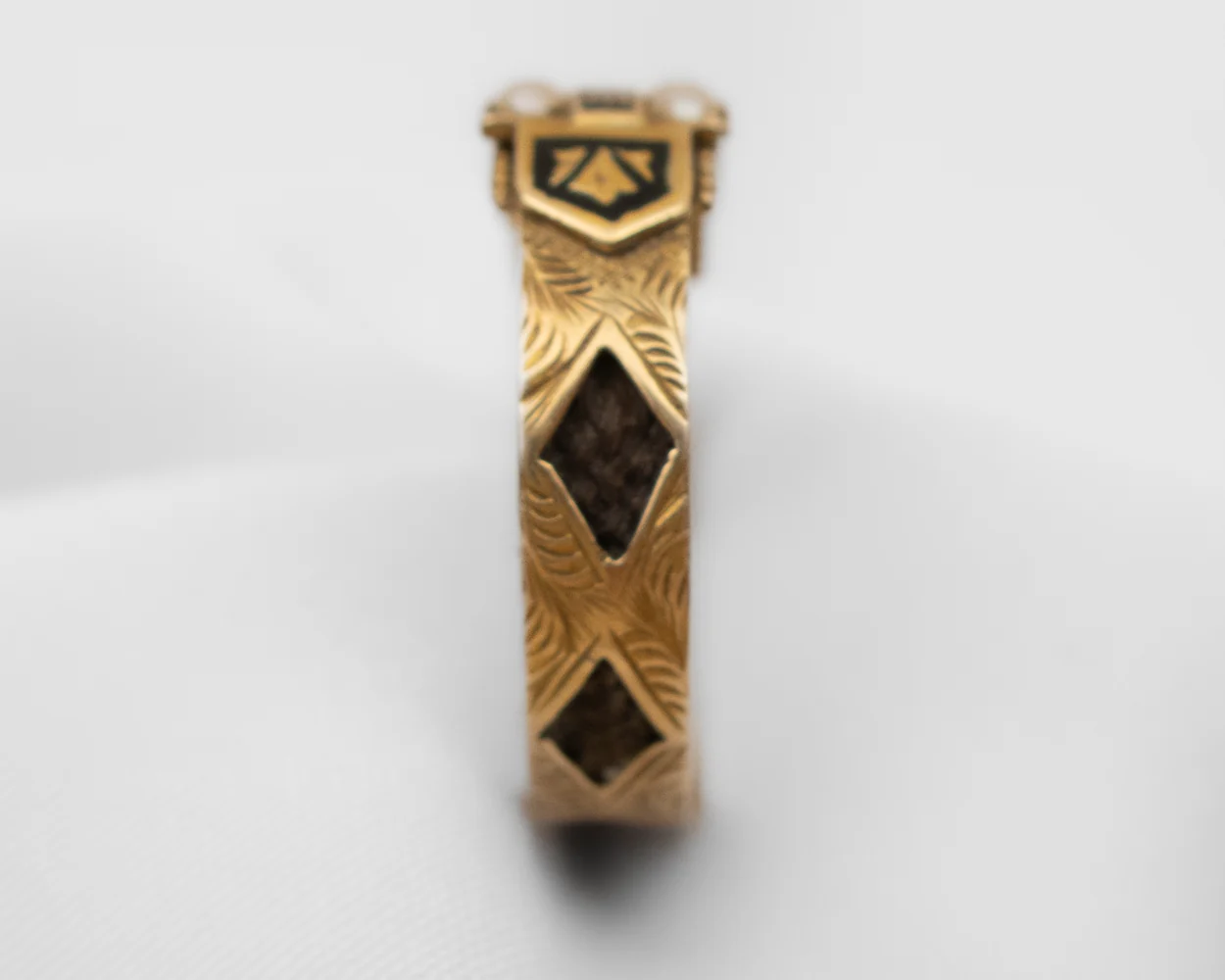 Victorian "IN MEMORY OF" Ring - Image 4